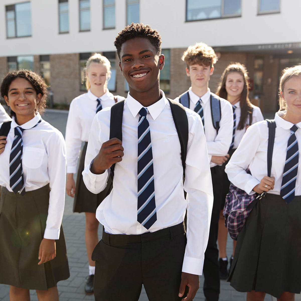 Pupils-learning secondary school pupils in a group