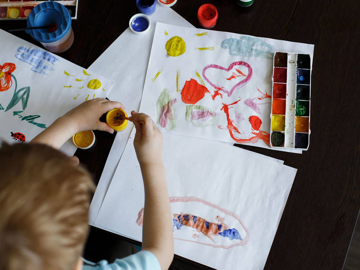 Pupils-learning painting
